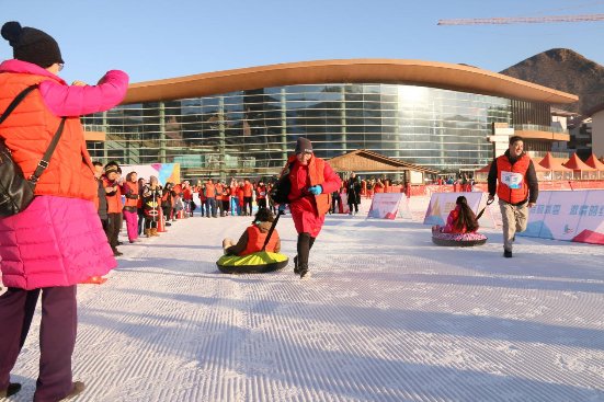 海淀区打造万人滑雪嘉年华，今冬“热雪”来袭邀你畅享